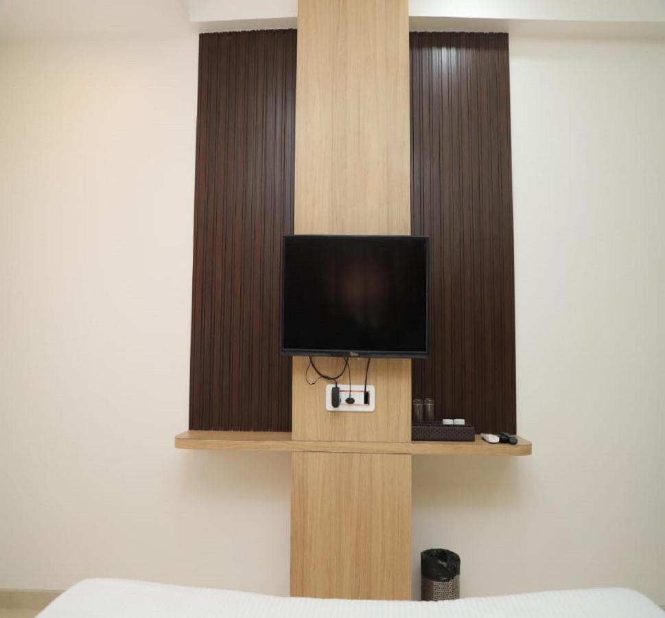 Hotel Dwarka Palace アフマドナガル エクステリア 写真