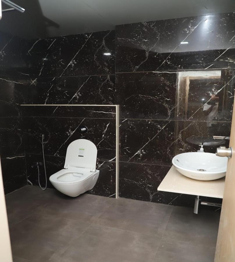 Hotel Dwarka Palace アフマドナガル エクステリア 写真